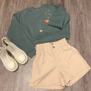 Crop Sweatshirt & Paper-bag Khaki Shorts